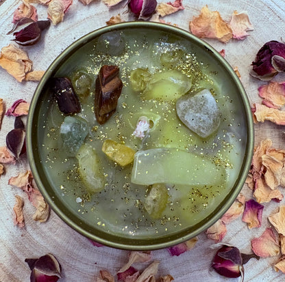 Wonderfully Wealthy Crystal Candle – Citrine, Tiger’s Eye, Green Aventurine & Clear Quartz | Soy Wax