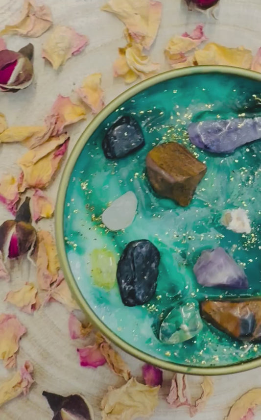 Manifestation Magic Crystal Candle – Tigers Eye, Rose Quartz, Amethyst, Citrine, Black Tourmaline & Green Aventurine | Hand-Poured Soy Wax Candle